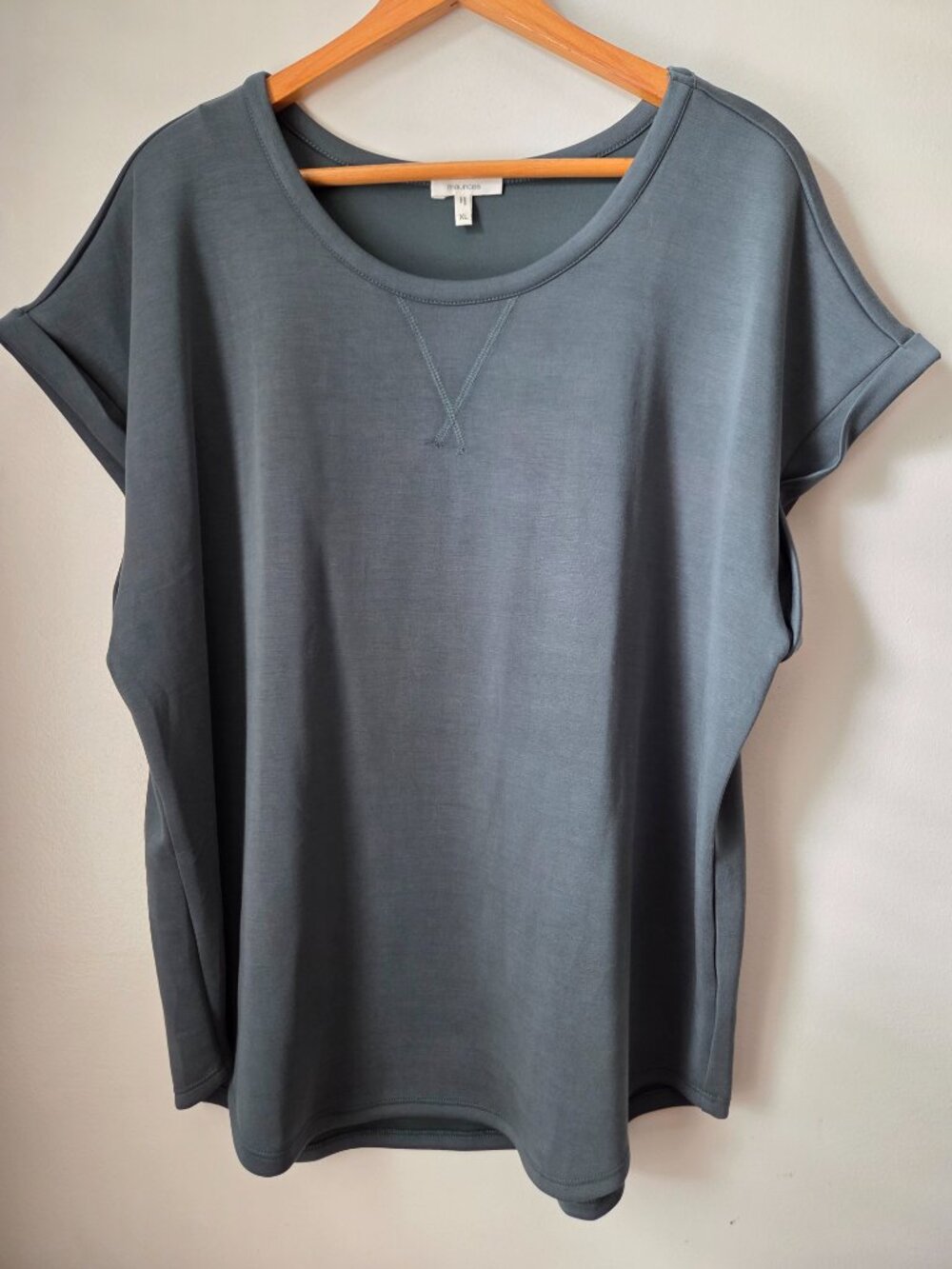 LIKE NEW MAURICES CAP SLEEVES SUPER SOFT TEE SIZE XL